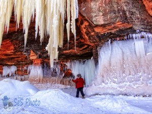 Strolling by the Frozen Caves